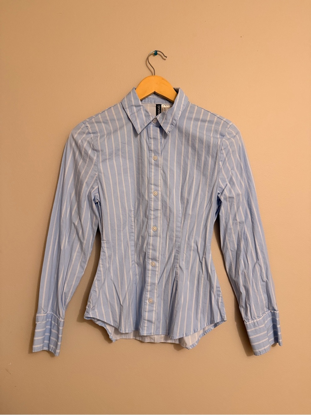 H&M DIVIDED Light Blue Striped Women’s Fitted Button-Down Shirt (XS)